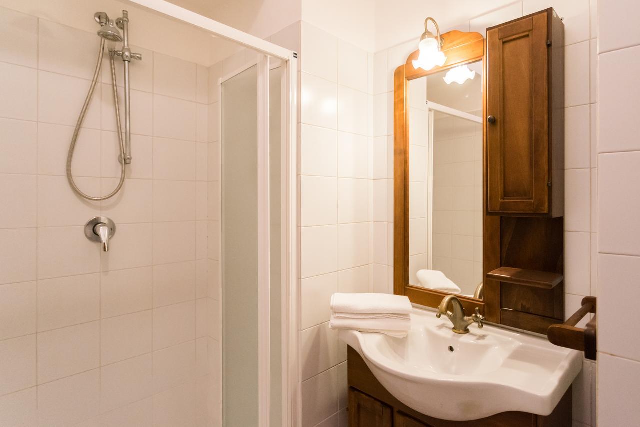 Love & Smile Apartment By Rent All Комо Екстериор снимка