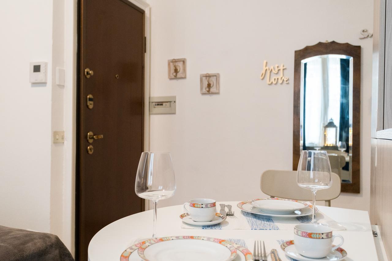 Love & Smile Apartment By Rent All Комо Екстериор снимка