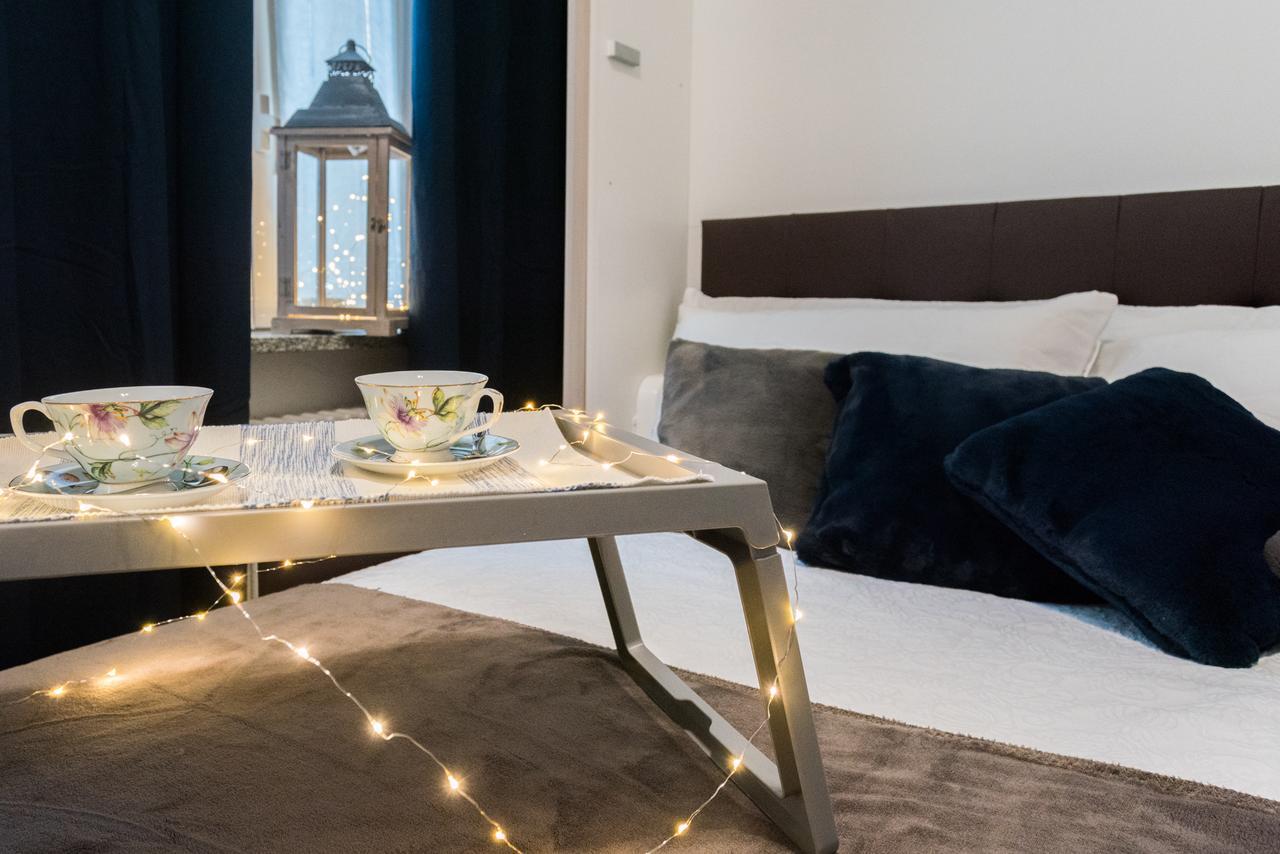 Love & Smile Apartment By Rent All Комо Екстериор снимка
